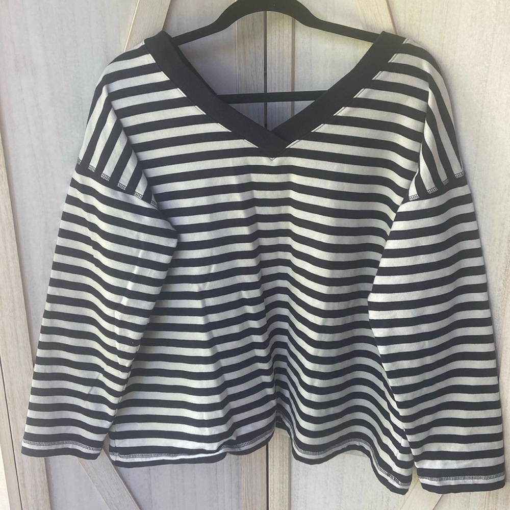 J. Jill FIT French Terry Striped Double V Sweatshirt  Size L, Navy & Cream